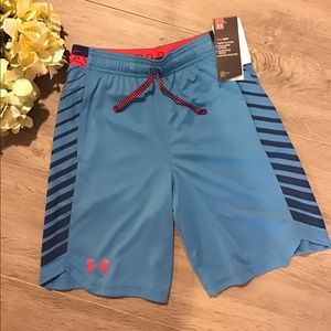 NEW!!Under Armour shorts(M)